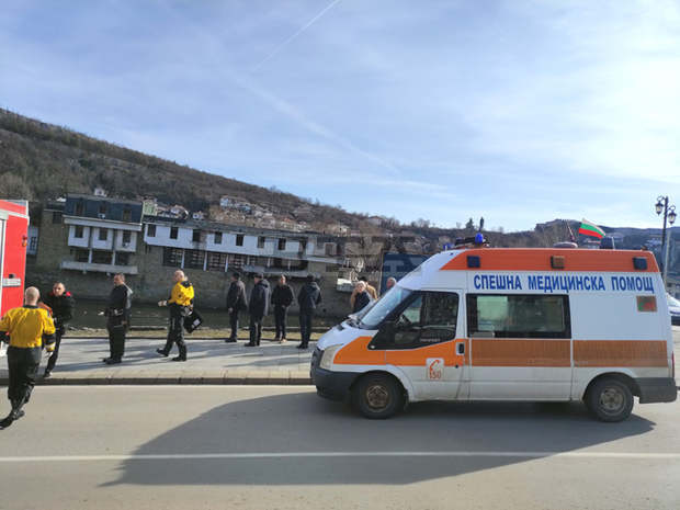 Мъртво тяло е открито в река Осъм, в центъра на Ловеч Мъртво тяло е открито в река Осъм, в центъра на Ловеч