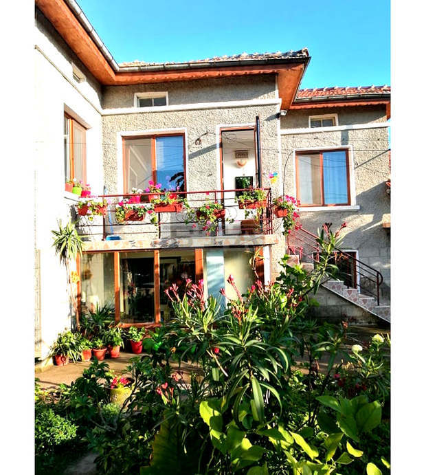 Конкурсът за най-цветни и красиви градини в община Лозница продължава