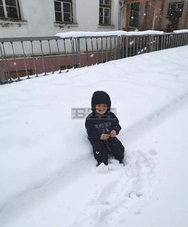 Близо 10 см сняг натрупа в родопското село Манастир, пътищата до там са проходими при зимни условия Близо 10 см сняг натрупа в родопското село Манастир, пътищата до там са проходими при зимни условия