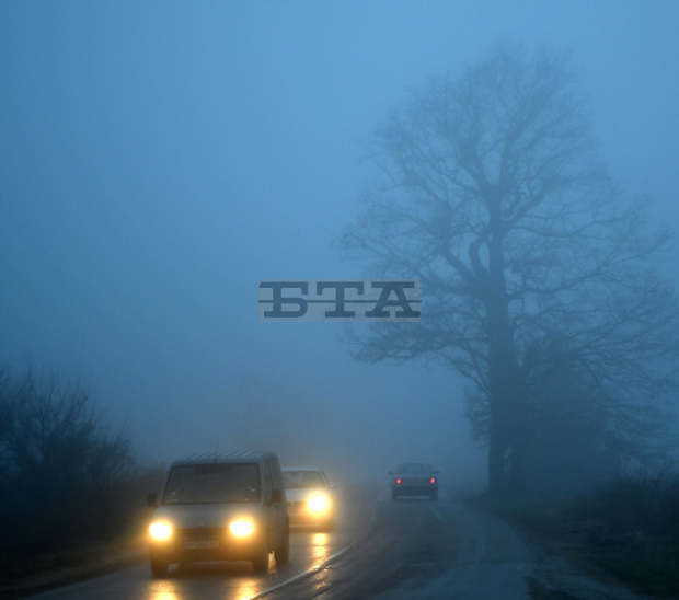 Между 50 и 100 метра е видимостта в Силистренско заради мъгла