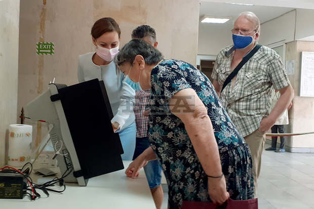 Има интерес от пробното гласуване с машина в населените места на община Ловеч Има интерес от пробното гласуване с машина в населените места на община Ловеч