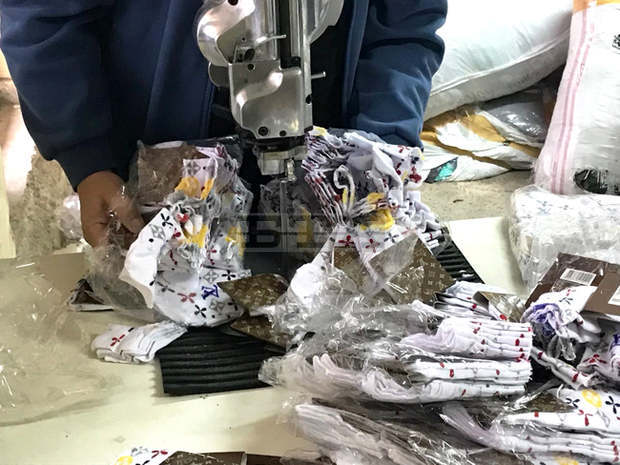 Под митнически контрол са унищожени фалшификати на текстил и обувки и контрабандни тютюневи изделия,