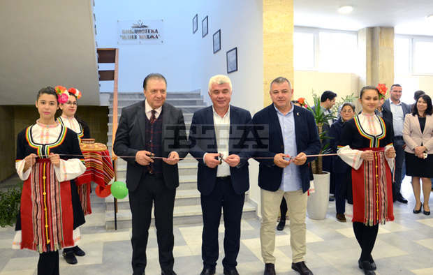 Модерна балканска библиотека бе открита в Момчилград