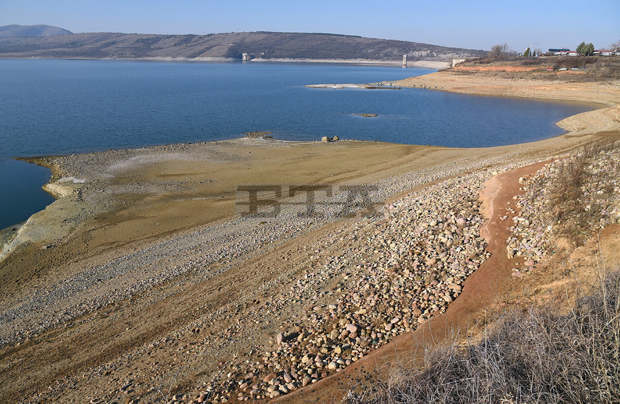 Язовир "Огоста" е с много ниско ниво, ВЕЦ-ове на стената му не работят
