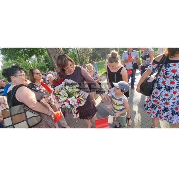 Само шоково увеличение на доходите може да компенсира поскъпването на тока, водата и парното, е заявила Корнелия Нинова Само шоково увеличение на доходите може да компенсира поскъпването на тока, водата и парното, е заявила Корнелия Нинова