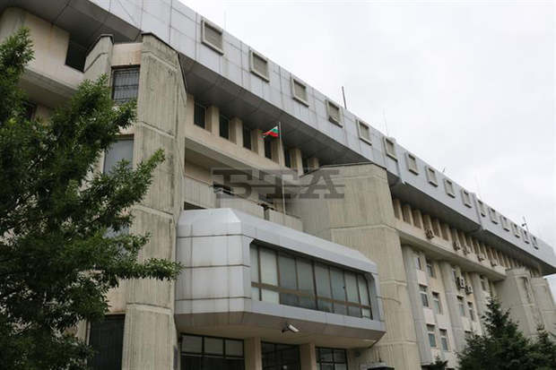 Неизвестен е увредил с багер носещи греди на мост на главния път София - Варна край Търговище