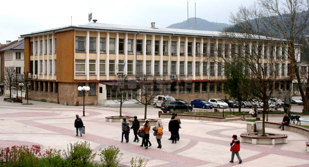 Област Смолян намаля с още 1861 жители за година Област Смолян намаля с още 1861 жители за година
