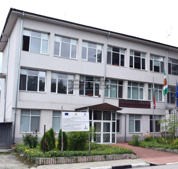 Открити са детска площадка и кът за отдих в две села на Алфатарската община