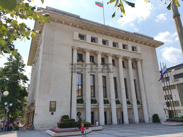 Община Бургас кани именниците на 6 декември да се включат в общинската Никулденска снимка