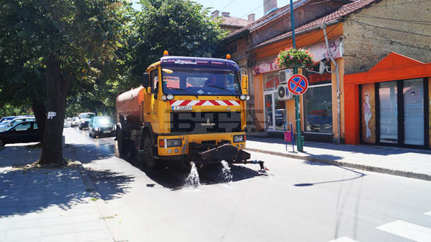 Община Търговище влага 4000 лева в оросяване на улици в града