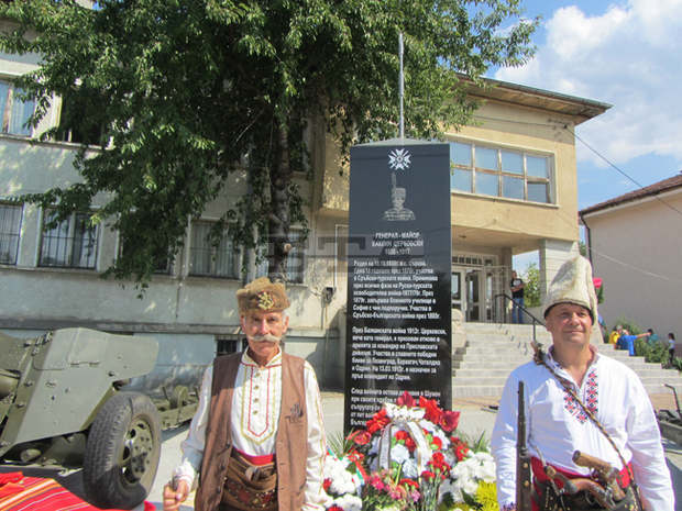Паметник на първия комендант на Одрин генерал-майор Ваклин Церковски е открит в Перник