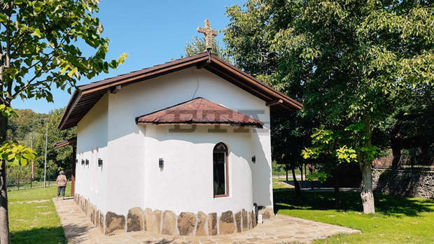 Създаването на електронна книжка с "бабини илачи", изграждането на параклиси, събирането на дантели в изложба са "малките" новини за традиции, вяра и вдъхновение