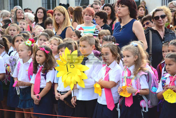 Първият звънец ще бие за над 2750 първокласници във Варна