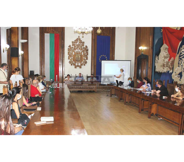 Плевен търси инвестиция от 2,8 млн.лв. за изграждане на постоянен приют за бездомни животни