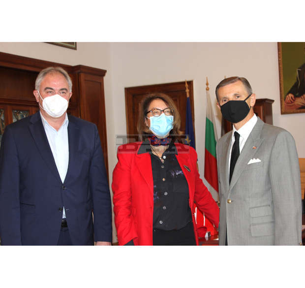 Посланикът на Швейцария Мюриел Берсе Коен днес бе на първо посещение в Плевен