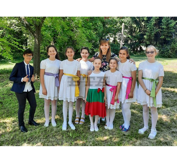 Химнът на плевенското училище "Христо Ботев" е включен в учебник по музика