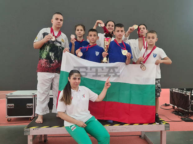 Състезателите на плевенския клуб по шотокан карате-до "Спартак" завоюваха над 200 медала през годината