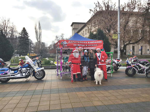 В Плевен се провежда благотворителен базар в подкрепа на кампанията "Мото Коледа"
