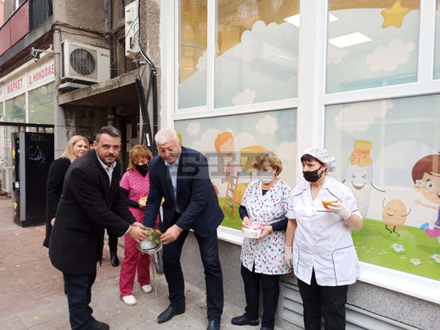 Реновираната детска кухня "Детски рай" в пловдивския район "Централен" бе официално открита от кмета Здравко Димитров