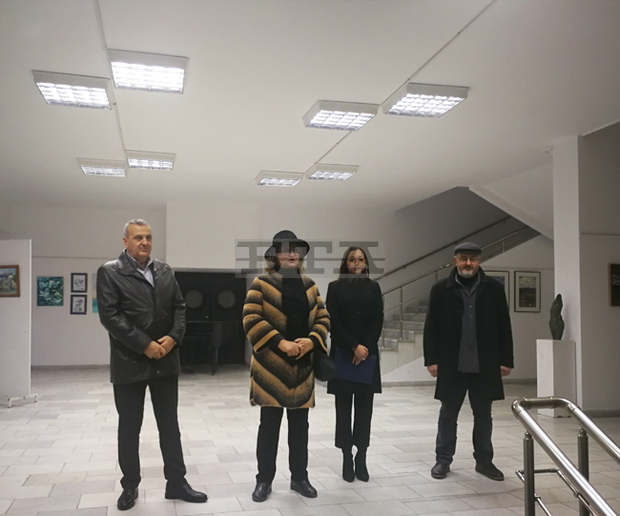 Преподаватели от художествената гимназия в Пловдив откриха изложба в галерия "Пловдив"