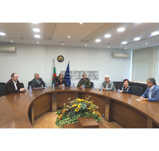 Съюзът на ветераните от войните в България връчи медали "75 години от победата над фашизма" на лица, помагали на сдружението през годините