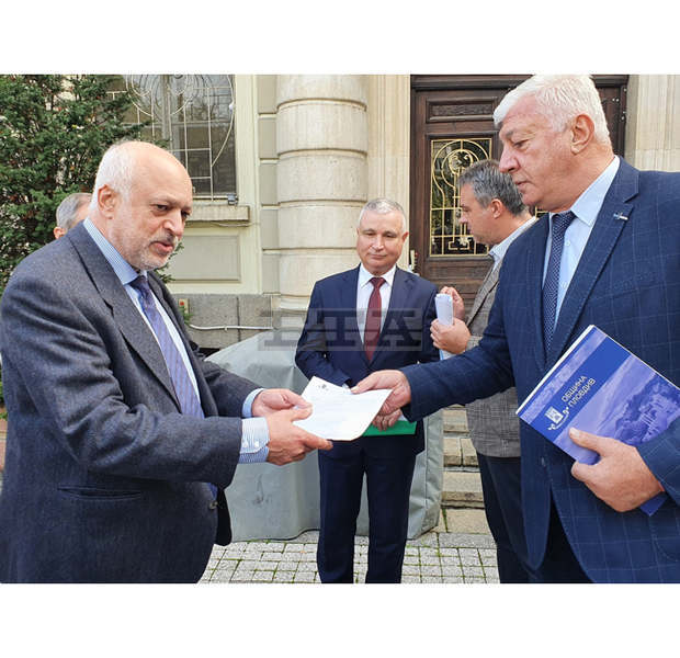 Опера в Пловдив ще има и тя ще бъде многофункционална концертна зала, заяви министър Велислав Минеков