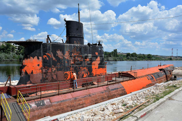 Ремонтът на подводницата "Слава" върви с пълни сили за отварянето й като музей през август