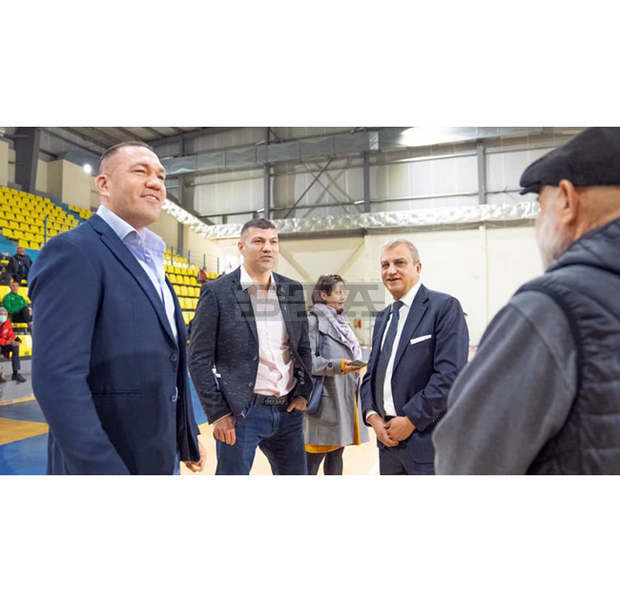 Кубрат и Тервел Пулеви откриха шампионат по бокс за мъже в Благоевград