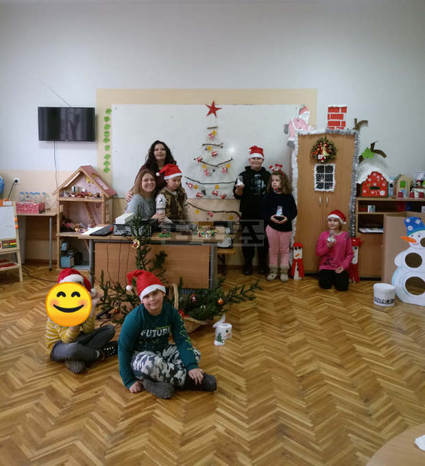 Ресурсните кабинети в училищата в Разградско се превърнаха в коледни работилници