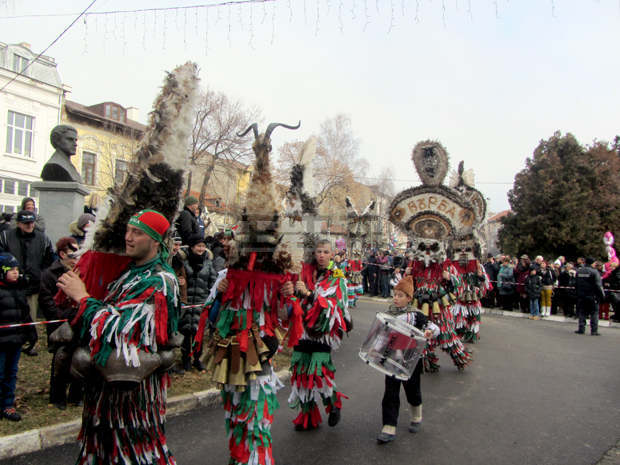 Ехото на празника "Тайнството на Сурва" в Радомир отекна чак в Нова Зеландия