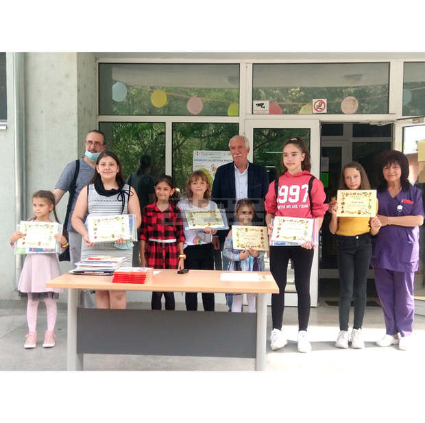 Близо 30 малки художници изпратиха свои рисунки за участие в конкурс на разградската болница