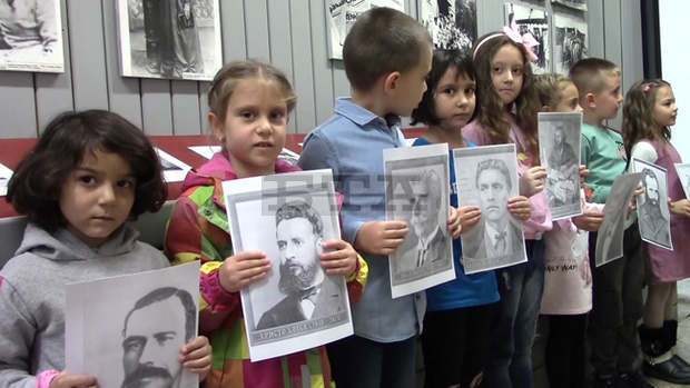 С онлайн продукция учениците от ОУ "Никола Икономов" в Разград отбелязаха патронния си празник