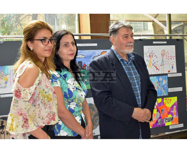 Победителите в конкурса "Проблемът с тютюнопушенето през очите на децата" получиха награди