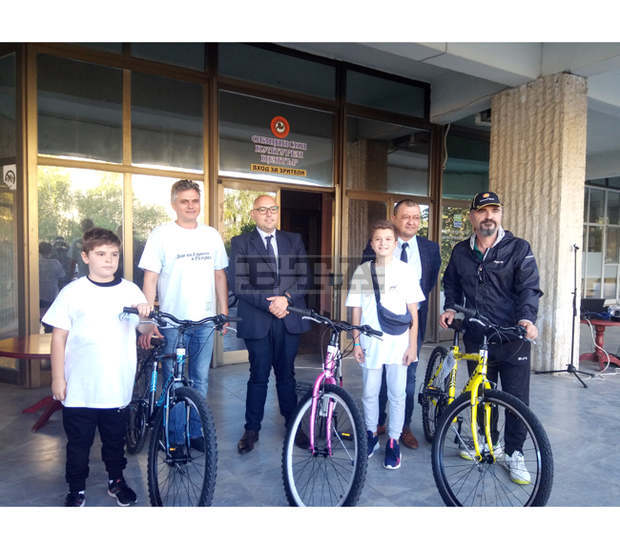 Велосипедисти от шест- до 68-годишна възраст участваха в колоездачната обиколка на Разград