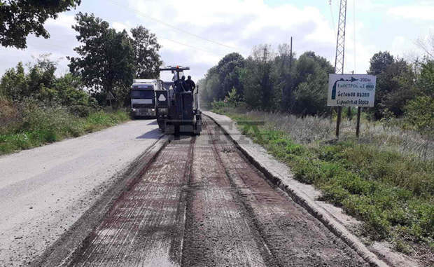 Започна ремонтът на участък от околовръстния път на Добрич