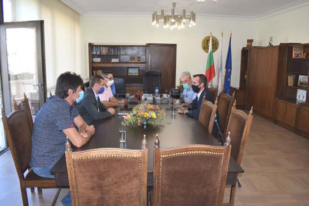 Кметът на Русе иска възстановяване на ферибота между Русе и Гюргево