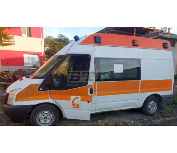 Община Ружинци вече разполага със собствен автомобил и линейка за ползвателите на социални услуги