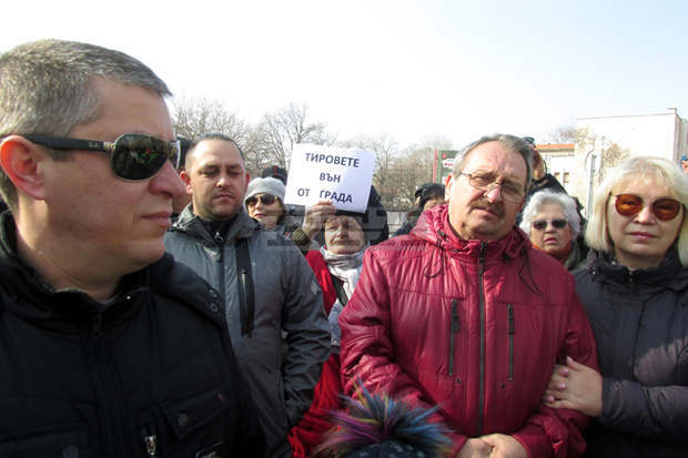 Граждански протест срещу трафика на товарни автомобили в Силистра имаше днес Граждански протест срещу трафика на товарни автомобили в Силистра имаше днес