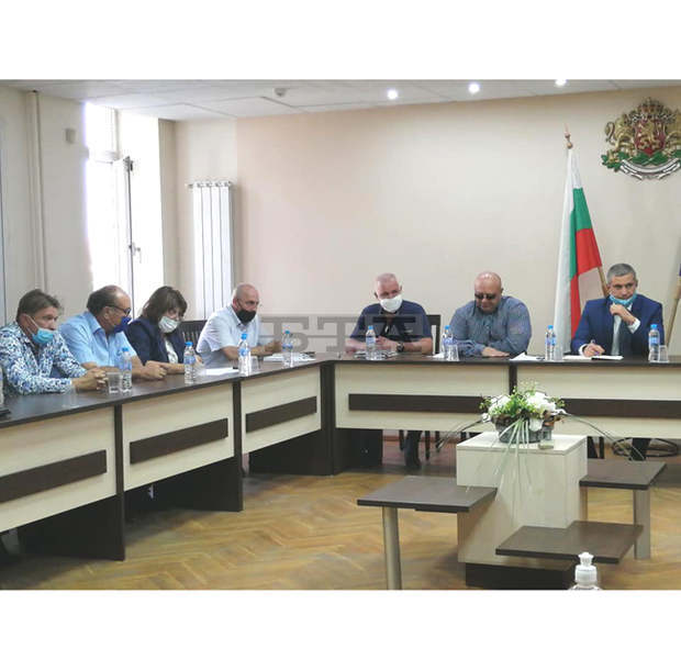 Търси се решение на проблем, свързан с преминаване на тежкотоварни автомобили през Силистра