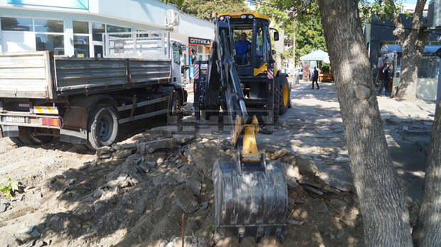 Ремонтира се площадното пространство на базар "Сюрен" в Търговище