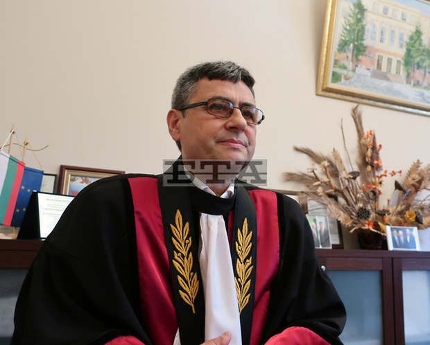 В Плевен полагат академична клетва 460 новоприети студенти в 14 специалности на Медицинския университет