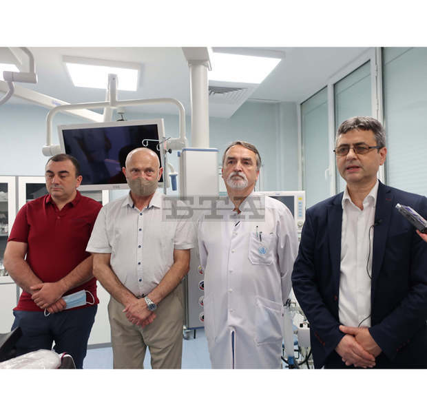 В Плевен отстраниха тумор от жена в уникален за България операционен блок за лицево-черепна хирургия