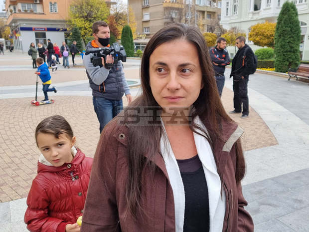 Граждани на Сливен се обявиха срещу тестването на учениците и срещу зелените сертификати