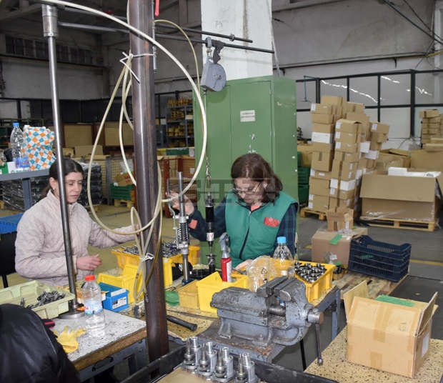 Инспекцията по труда в Ловеч е внесла искова молба в съда за обявяване в несъстоятелност  "Спарки Елтос" АД