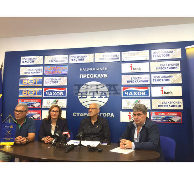 Ротари клуб "Берое" става партньор на Старозагорската митрополия в проект за възстановяване на социалния център на храм "Света Богородица" Ротари клуб "Берое" става партньор на Старозагорската митрополия в проект за възстановяване на социалния център на храм "Света Богородица"