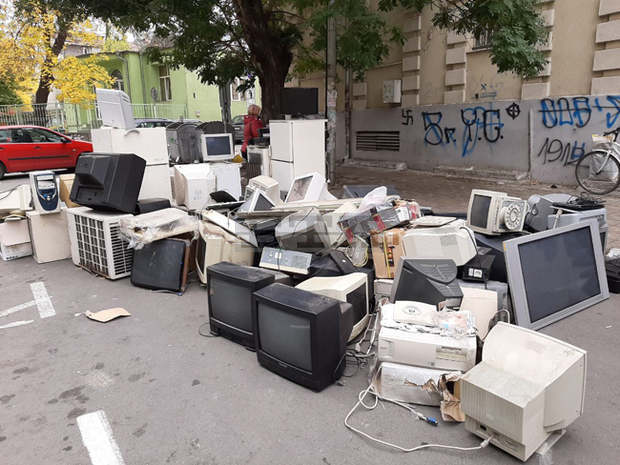 Близо един тон непотребна техника събраха в Асеновград