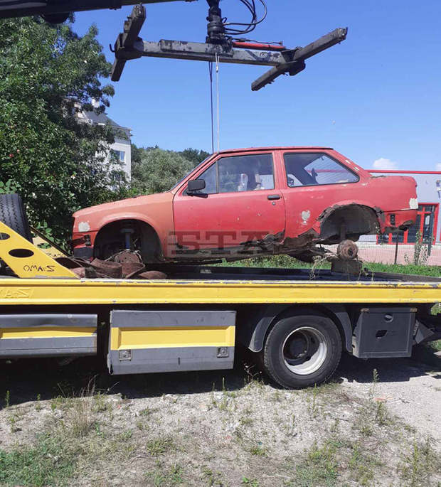 Започна поетапно вдигане на стари коли в район "Слатина"