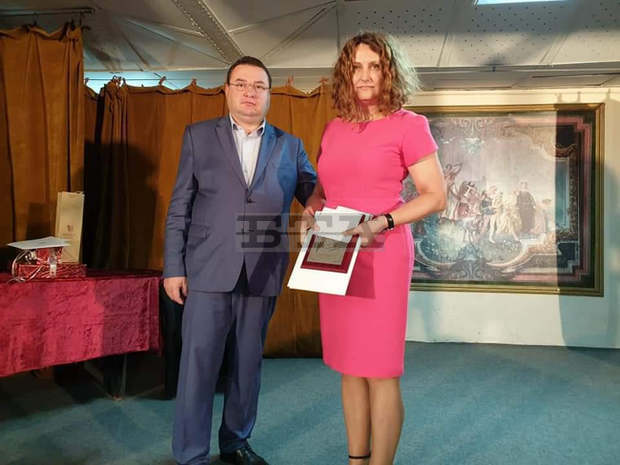 В Свищов бяха наградени участниците в поетичния конкурс "Свищовски лозници"