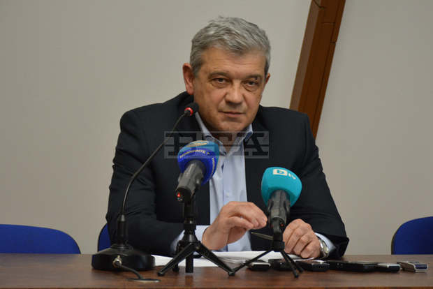 Фестивалът "Франкофоли" няма да се провежда в Благоевград, документация от провеждането му е изпратена на Специализирана прокуратура, каза Румен Томов