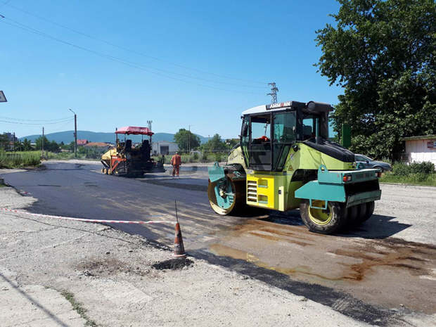 Изкърпват се общинските пътища и уличната мрежа в Търговище